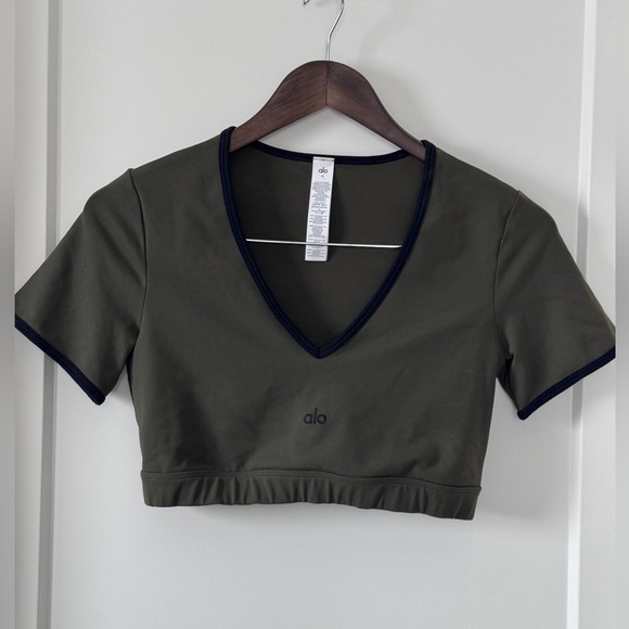 Alo Yoga* Airbrush Race Pace Short Sleeve - Picture 2 of 7